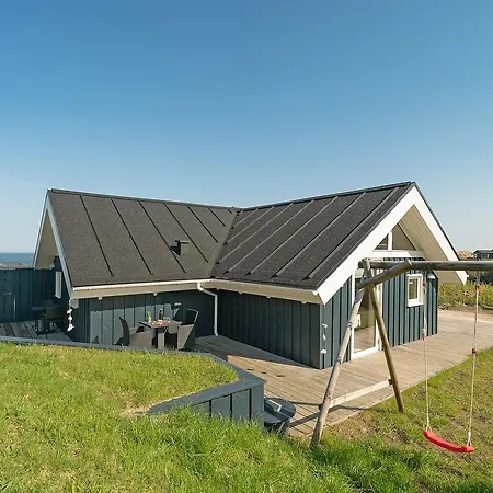 Hjorring 度假居 *
